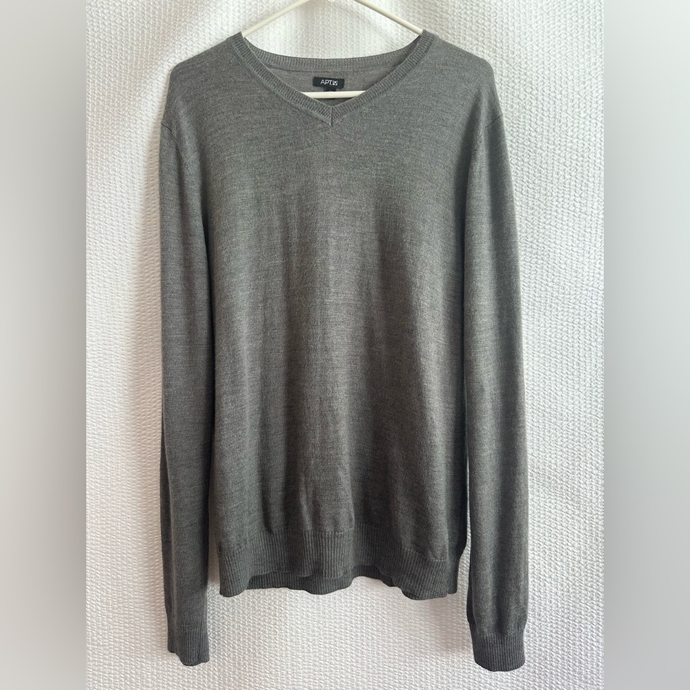 APT. 9 Gray Merino Wool Blend V-Neck Pullover Sweater Size Large Women’s